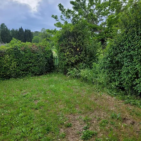 Holiday home Maison Charmante A Avec Jardin Saint-Michel-l'Observatoire
